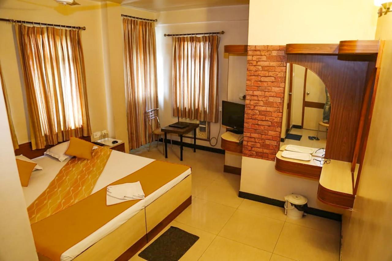 Fabhotel Shivangan Kolkata Airport - Fully Vaccinated Staff Exterior foto