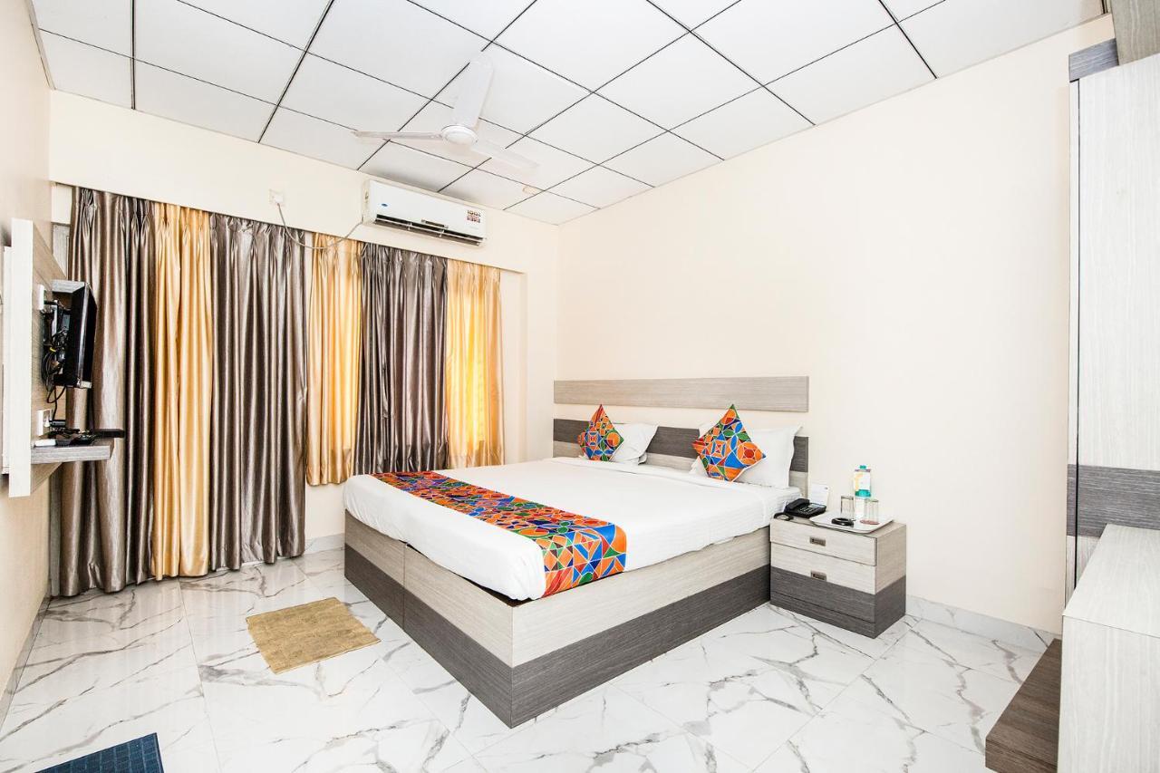 Fabhotel Shivangan Kolkata Airport - Fully Vaccinated Staff Exterior foto